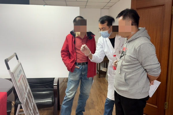沈阳静脉曲张的早期症状及自我检测方法：如何识别并及时就医